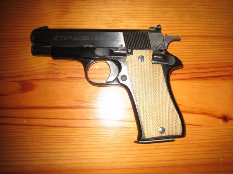 :papa: Hola.  Vendo una pistola modelo Griffon 1911 A1 Combat, 4" de cañón, réplica de la misma Colt, 22