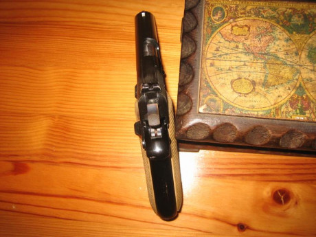 :papa: Hola.  Vendo una pistola modelo Griffon 1911 A1 Combat, 4" de cañón, réplica de la misma Colt, 20