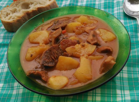 Hoy para comer acelgas hervidas y chuletón de vaca gallega vieja con seis semanas de maduración en cámara 120