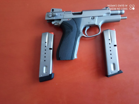Vendo Pistola S&W modelo 5906 calibre 9pb, 2 cargadores de 15. 4 pulgadas. Inoxidable. Precio 280€ 02