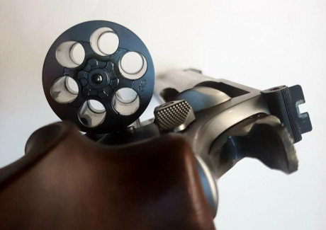 Vendo revolver SMITH&WESSON, mod 686 Practical Champion, de 6 pulgadas, calibre 357 Magnum, tambor 11