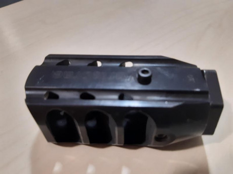 Se vende freno de boca vertebrae calibre .30 con poco uso , paso de rosca 14x1 ,  precio 100 euros, gastos 01