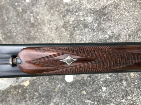 Hola , 
pongo este anuncio de una escopeta de perrillos del calibre 16 
la escopeta marca PR , fabricada 80