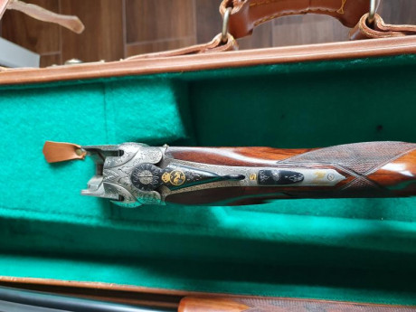 Pongo a la venta un rifle muy especial y creo que puede ser único o existen muy pocos, es un express superpuesto 12