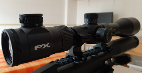 Visor 6-18x44, con corrección de paralaje,  ajuste de dioptrías en el ocular, tubo de 30mm, longitud 335mm, 01
