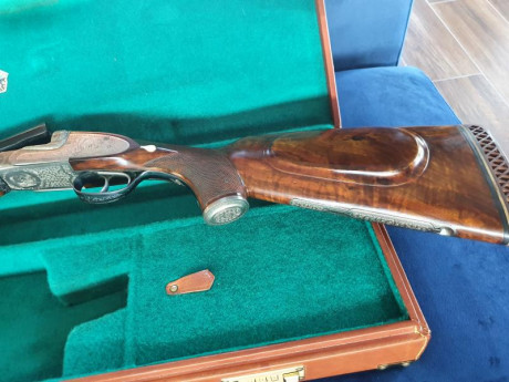 Vendo precioso rifle Express paralelo del prestigioso armero Victor Sarasqueta modelo safari, calibre 31