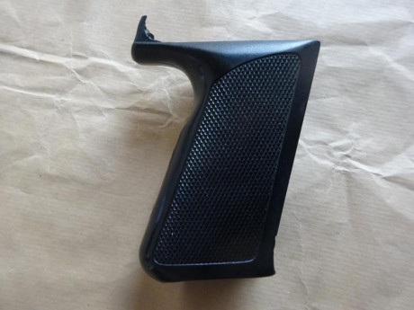 Se venden cachas para la pistola H&K P9S,  nuevas sin estrenar , dos unidades en existencias.

Una 01