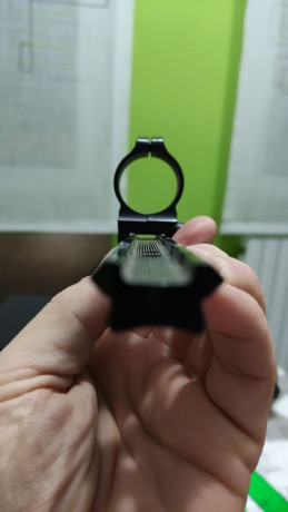 Se venden dos juegos de anillas Warne desmontables , para carril weaver, de 30 mm, unas son medias y otras 00