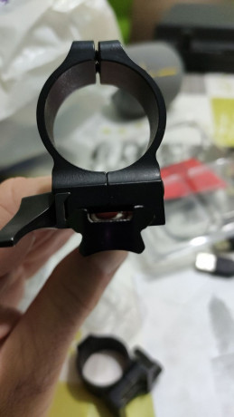 Se venden dos juegos de anillas Warne desmontables , para carril weaver, de 30 mm, unas son medias y otras 10