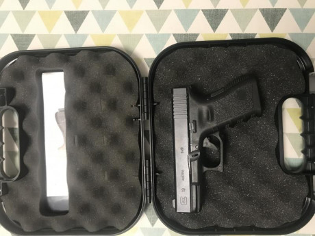 Hola, por cambio de arma a compactas quiero vender 2 Glock 19 en un estado excepcional con apenas 4-5 02