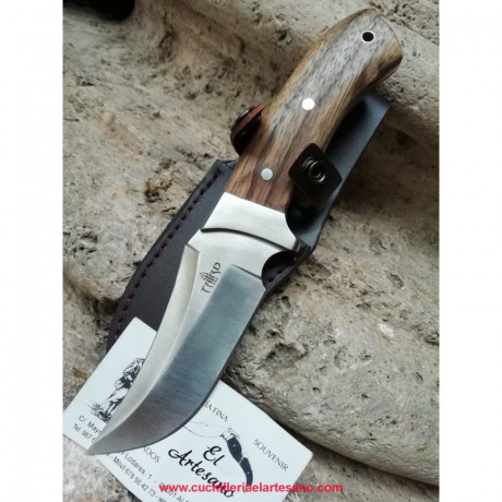 hola, he perdido mi navaja que llevaba con migo 36 años y tengo que comprar un cuchillo, lo quiero para 00