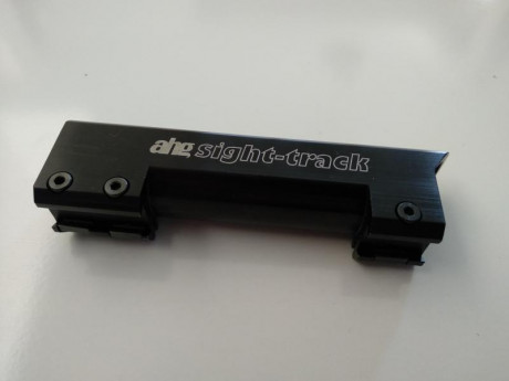 Hola compañeros,

Vendo base diopter AHG 9797-U3 Sight Track sirve par instalar el diopter 7002 de Anschutz. 01