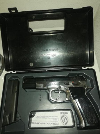 Vuelve a la venta pistola cz 75 b con caja original y 2 cargadores 180 euros más portes lfno 634450129 31