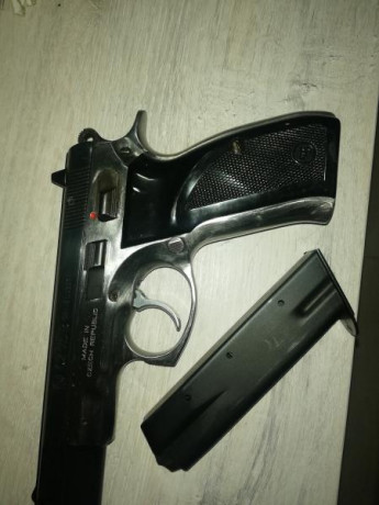 Vuelve a la venta pistola cz 75 b con caja original y 2 cargadores 180 euros más portes lfno 634450129 30