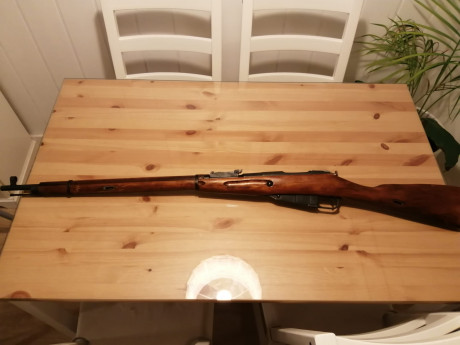 El Mosin-Nagant ..
es un rifle militar accionado por cerrojo, con cargador de cinco proyectiles, que 131