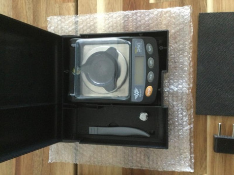 Perfecto estado de uso
Muy precisa
Lo que ven en la foto
100€ más portes si los hubiera 
622891837 tlf 01