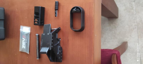 En venta lo que hay en la foto, la bolsa de zev son recambios originales de 17
Esta en Barcelona
100€ 00