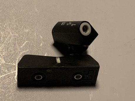 Se vende 80€. Como nuevas. 
https://tiendamilitar.es/armeria/alza-mira-pistola/247-big-dot-tritium-express-set-glock-42-43
Precio 02