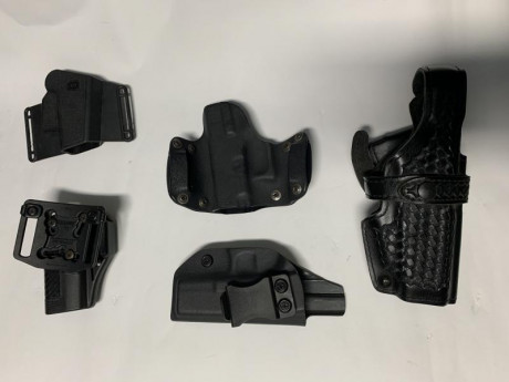 Tienen puestos los precio en las fotos junto a cada funda. 01