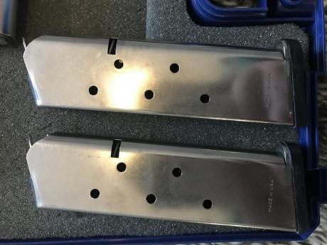 Cargadores para COLT 1911 serie 80 ( no originales ). 
Dos cargadores válidos de 45acp. 50 euros los dos 02