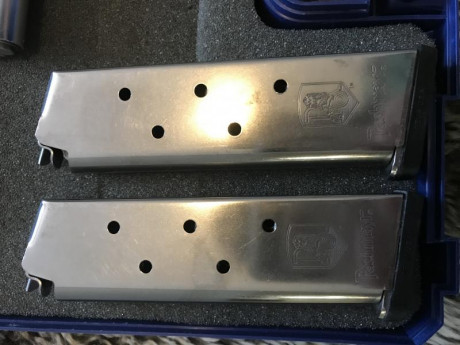 Cargadores para COLT 1911 serie 80 ( no originales ). 
Dos cargadores válidos de 45acp. 50 euros los dos 00