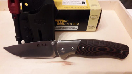 Navaja buck selkirk survival BU836 , nueva no a cortado nada por lo que su estado es impecable , con su 02