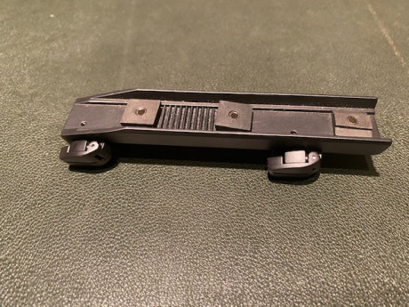 ** VENDIDO ** Vendo monturas ORIGINALES Blaser de carril SR  para visores Swarovski.. La montura está 02