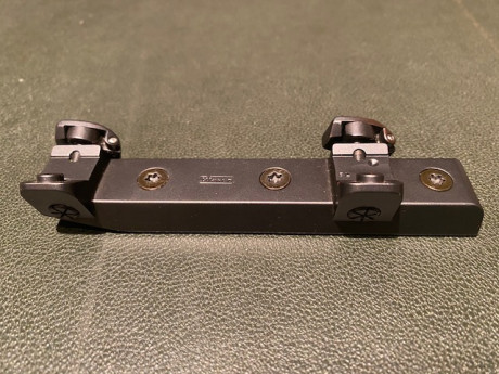 ** VENDIDO ** Vendo monturas ORIGINALES Blaser de carril SR  para visores Swarovski.. La montura está 01
