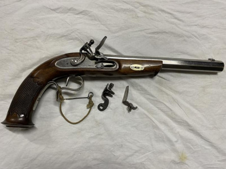 Vendo pistola William Parker (Ardesa) de pedernal en cal.45
Usada pero en buen estado y funcionamiento 00