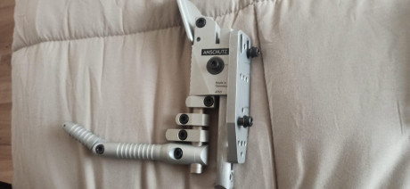 Hola compañeros, vendo esta rabera Anschutz prácticamente a estrenar, gracias y un saludo 
Su precio serian 01
