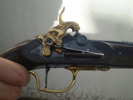Estoy en contacto con un armero constructor artesanal de ARGENTINA.

el hombre al parecer construye armas 160