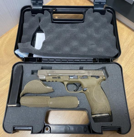 Excelente pistola policial/militar con muchas posibilidades para practicar el tiro dinámico con ella.
Tiene 01
