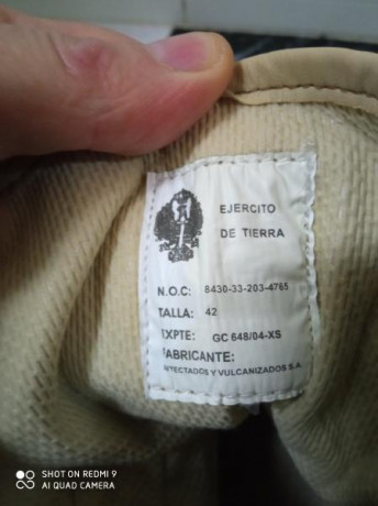 Vendo botas militares del número 42, están nuevas a estrenar, las vendo por que me las compraron del 42 00