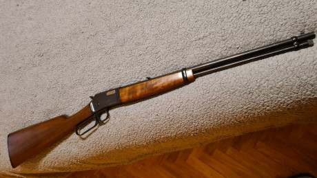 Carabina BROWNING, modelo BL22, calibre 22 S.L.LR. es el modelo sin picado en culata, admite todos los 01