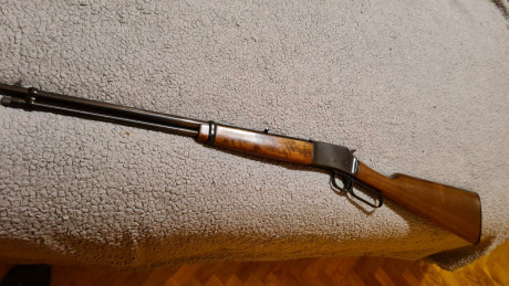 Carabina BROWNING, modelo BL22, calibre 22 S.L.LR. es el modelo sin picado en culata, admite todos los 00