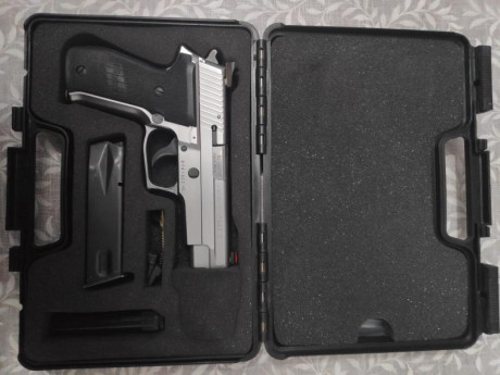 SIG 226 pero de cañon pesado no modelo normal 950€ a negociar
Se vende para comprar arma en A  por lo 01