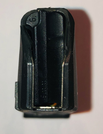 Se venden cargadores GLOCK 19 (15 cartuchos), en perfecto estado (con ligero uso, pero en buen estado).
Son 10