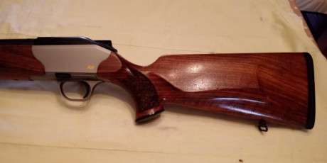 Vendo Blaser R8 standard de madera en 338 WM y cañón adicional en 270WSM.
Todo en buen estado. El rifle 00