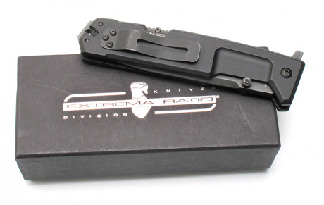 VENDO NAVAJA EXTREMA RATIO NÉMESIS. SI USO Y EN SU CAJA DE ORIGEN.
IMPRESIONANTE POR DISEÑO, CALIDAD Y 02