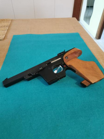 Buenas compañeros. Pues vendo una GSP calibre 22lr de las antiguas ( Disparador de los buenos jejejeje). 01