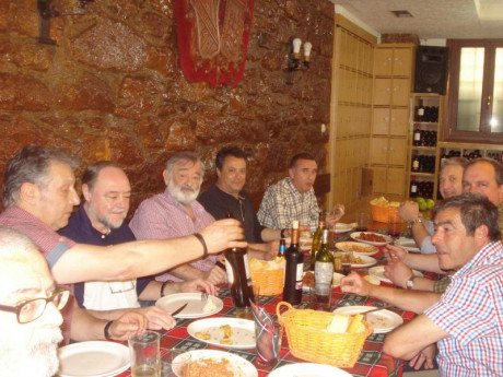 Hoy para comer acelgas hervidas y chuletón de vaca gallega vieja con seis semanas de maduración en cámara 22