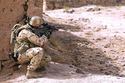 Australian Defense Forces y su Steyr AUG, parace ser que estan plenamente convencidos con su arma (no 20