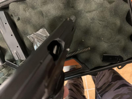 Se vende Cz75B, calibre 9 mm , 2 cargadores , muelles cambiados de Corredera, real , percutora y rebaje 10