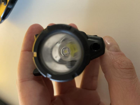 Se vende streamlight TlR4:
Linterna con láser Streamlight TLR-4 para arma corta. Linterna compatible con 21