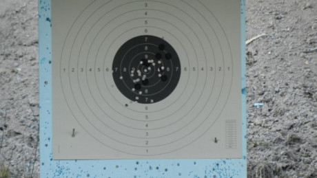 Hola. 
Estaba pensando en buscar un revólver para fuego central.
En principio, lo prefiero  en calibre 30
