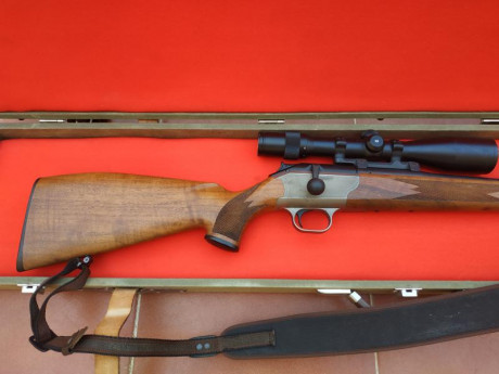 Se vende Blaser R93 en cal 300 Wm con Magnaport. Revisado y en perfecto estado. Se entrega con monturas 01