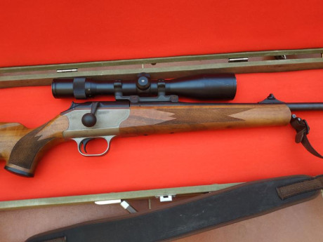 Se vende Blaser R93 en cal 300 Wm con Magnaport. Revisado y en perfecto estado. Se entrega con monturas 00