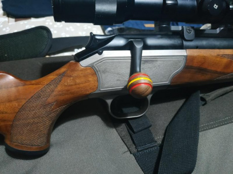 Se vende Blaser R93 en cal 300 Wm con Magnaport. Revisado y en perfecto estado. Se entrega con monturas 11
