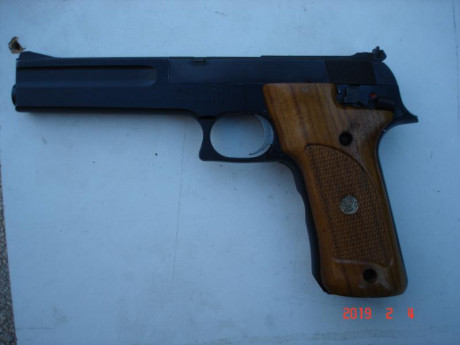 VENDO PISTOLA SMITH WESSON CALIBRE 22 LR MODELO 422 EN PERFECTO ESTADO DE USO Y CONSERBACION.
CON 1 CAGADOR.
PRECIO 00