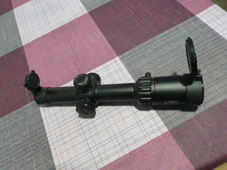 Buenas 

Pongo en venta este visor para caza comprado en Mayo de 2020.  apenas ha pegado 50 tiros. Sin 01